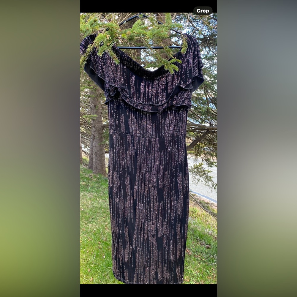 Le Chateau Black Asymmetrical Off-the-Shoulder Sundress size medium